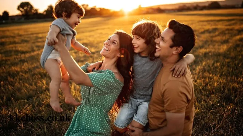 Famousparenting Momlife: Real Stories and Tips from Famous Moms